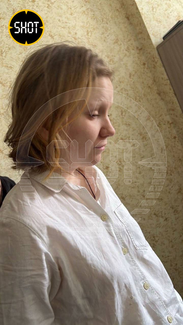 تناقلت وسائل الإعلام صورا قالت إنها لداريا تريبوفا المشتبه بها في قتل المراسل الحربي الروسي فلادلين تتارسك
